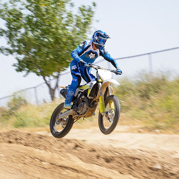 180 Frame Blue Action Image